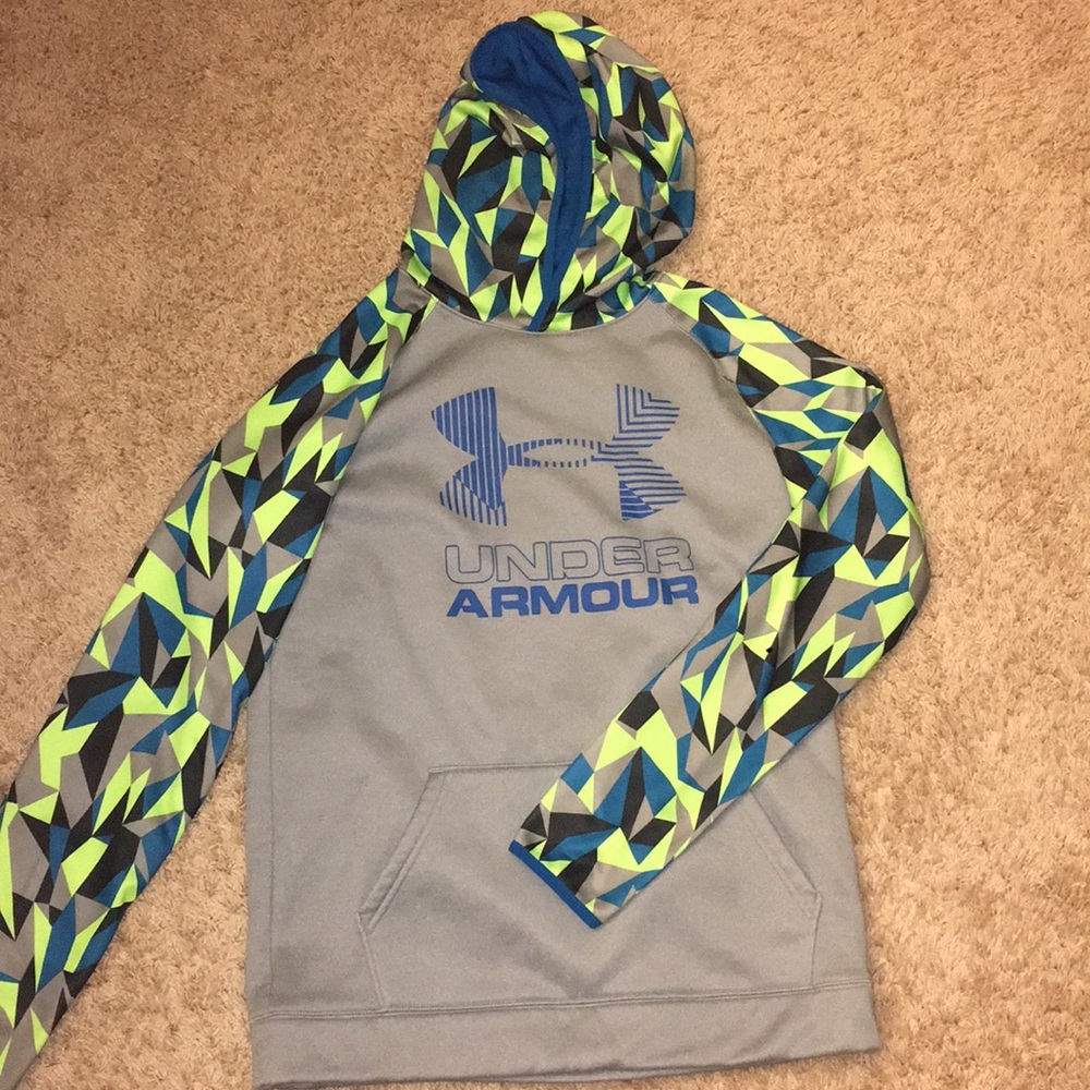 Under armour boys hoodie like new